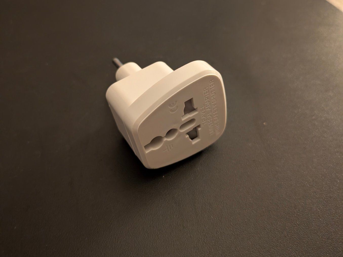 Laufwerke & Adapter: Universal power adapter – Neu (gemäss Beschreibung) aus Fribourg von balzabalza