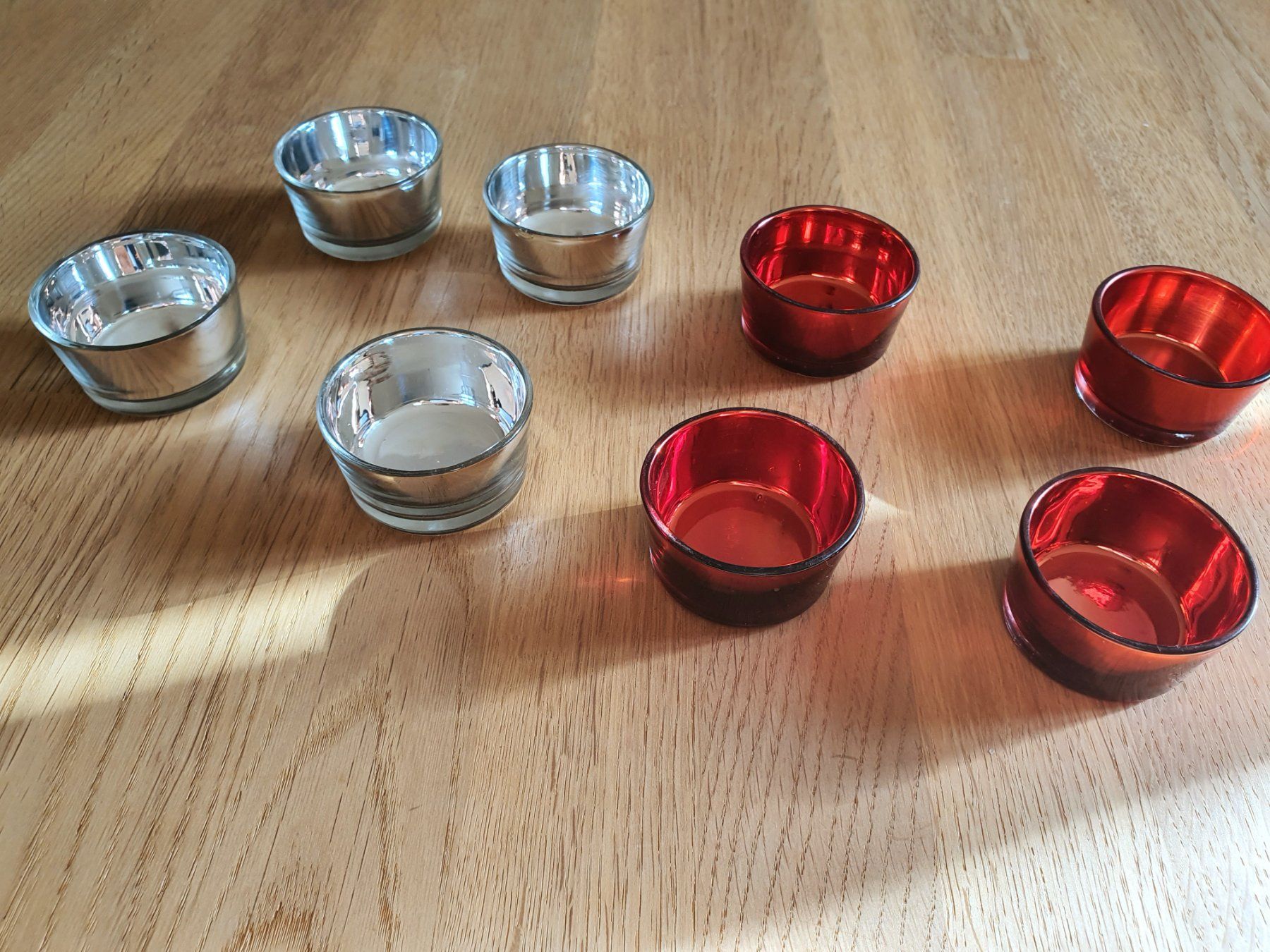Migros Tutte le decorazioni: Teelicht Gläser Silber und rot – Usato da Winterthur venduto da Nooitgedagt