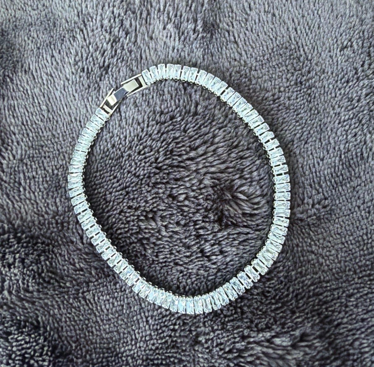 Armbänder & -reifen: Tennisarmband silber – Neu und originalverpackt aus Boswil von sza00