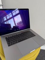 Apple MacBook Pro 15" (2016) 16 GB RAM / 512 GB SSD