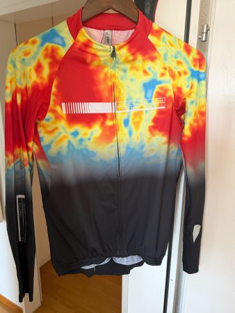 Q36.5 Gregarius Hybrid Light Jersey Weather Map Size M