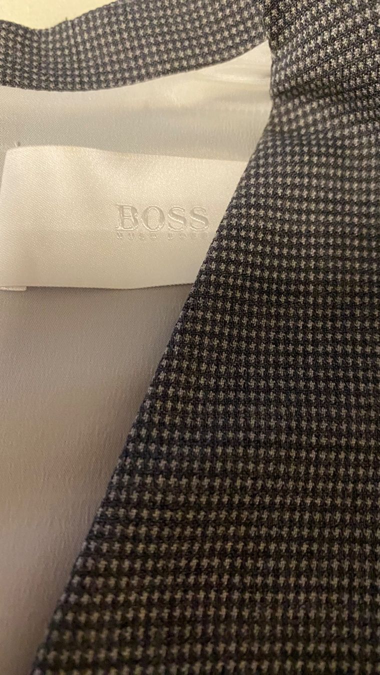 Hugo Boss Vestiti: Kleid mit Karomuster von BOSS – Usato da Starrkirch-Wil venduto da sclupain 7
