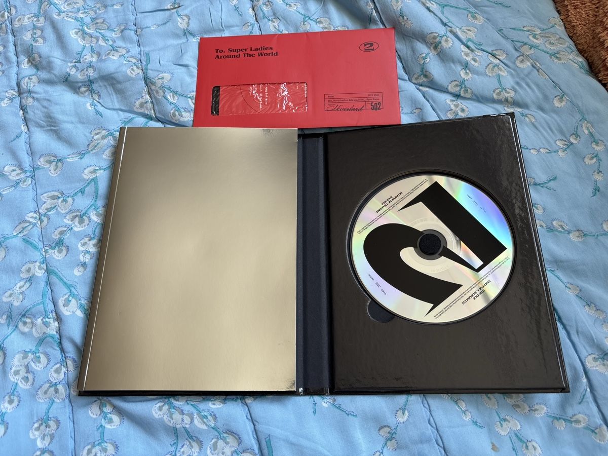 CD: (G)I-DLE 2 ND FULL ALBUM [2] – Usato da Les Avanchets venduto da EdikaGo 2