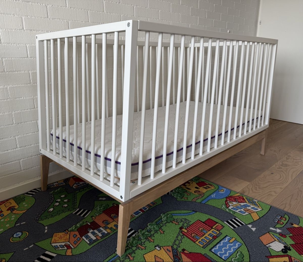 Leander Letti: Kinderbett - Leander Luna Babybett, weiss/Eiche – Usato da Zollikon venduto da sibnin 2