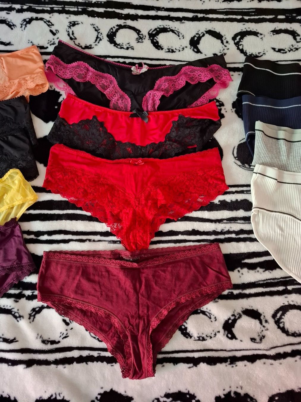 Autres dessous: Div.Unterhosen/Slips gr.ca. 36/38 – D'occasion à Oberurnen par rotty80 2