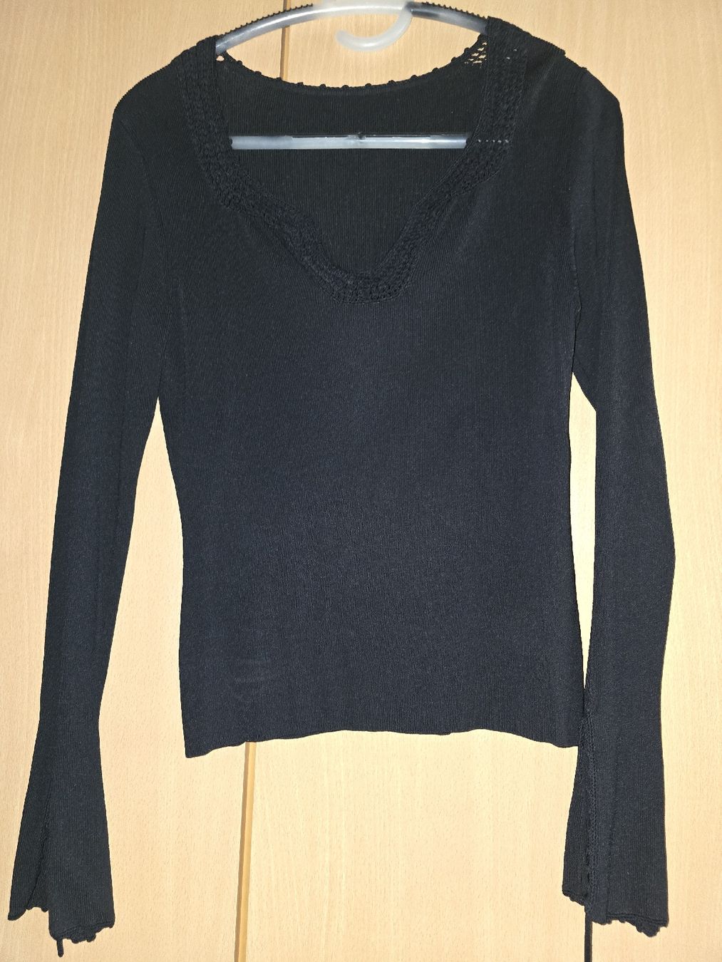 Pulls & Sweat-shirts: Pull noir, TU=M, – D'occasion à La Neuveville par Diamise