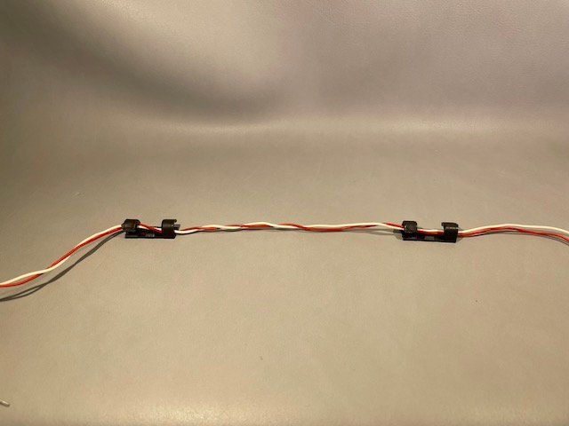 Modellini di ferrovie: Set 100 Attaches-câbles adhésifs - Organisation parfaite ! – Nuovo e nell'imballaggio originale da St-Léonard venduto da bupial 1