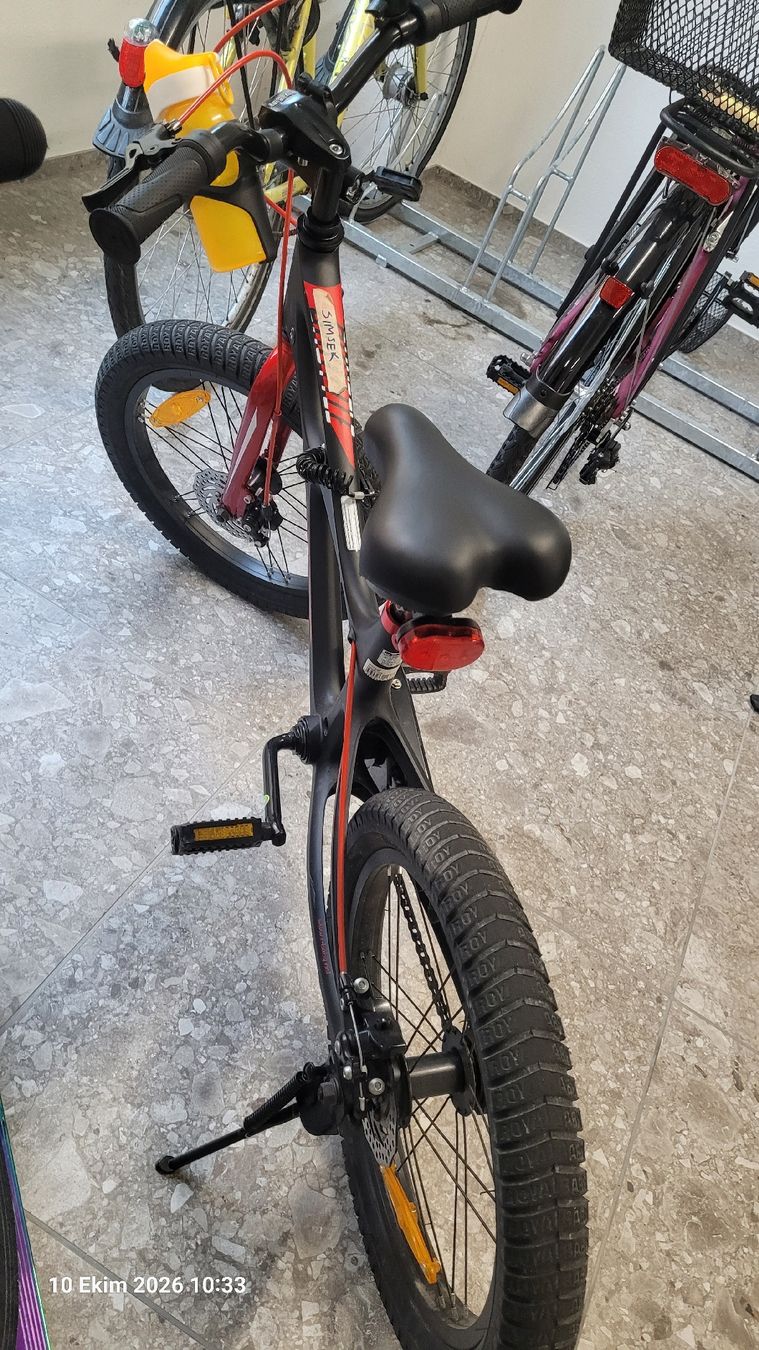 Biciclette: Space Shuttle Childrens Bicycle Black Red Used – Nuovo (secondo la descrizione) da Zürich venduto da kka_x7bl 1