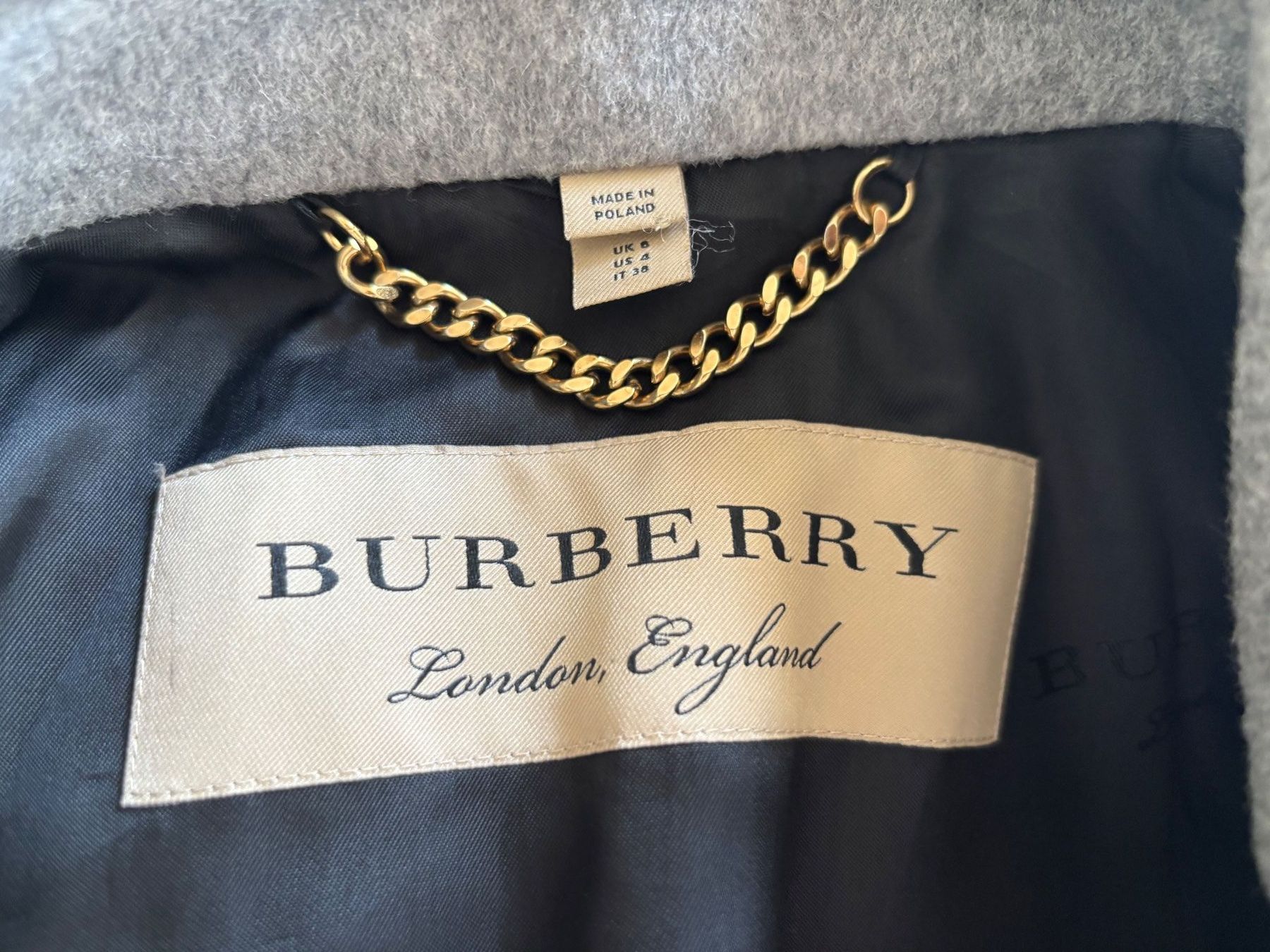 Burberry Cappotti: BURBERRY  Wolll/Kaschmirmantel, hellgrau oversized CH 34 – Nuovo (secondo la descrizione) da Herrliberg venduto da mayfi 8