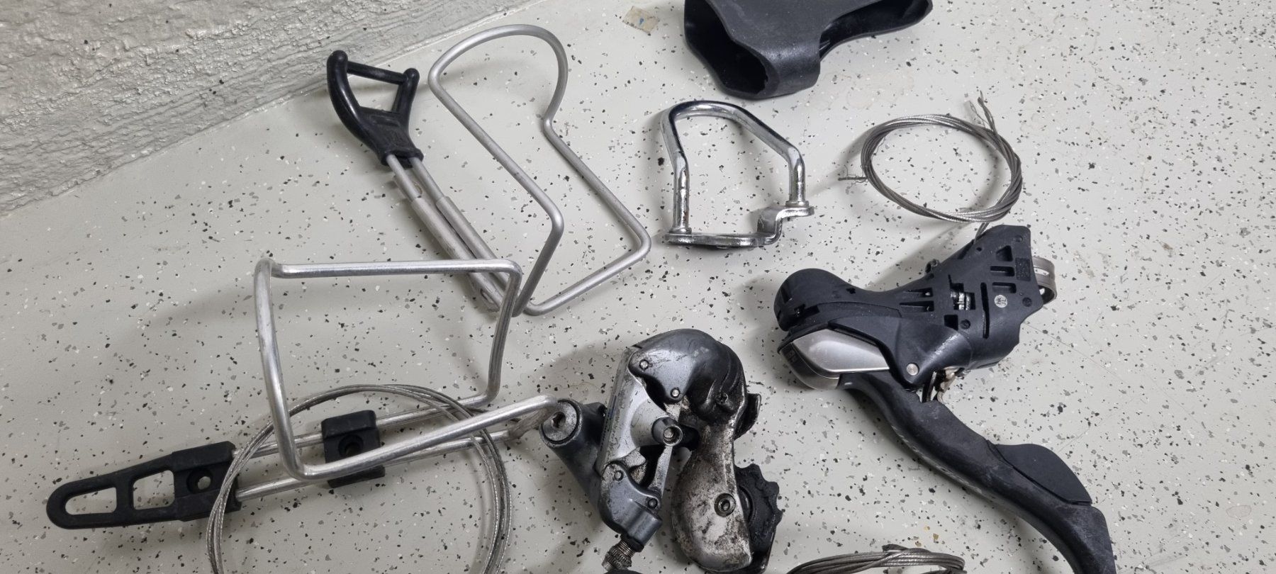 Shimano Pezzi di ricambio: Div.Velo Teilen.Bremshebel...Shimano 105,Ultegra – Usato da Zürich venduto da emi_rp8k 7
