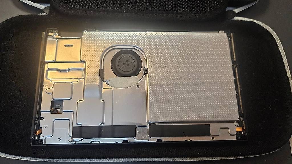 Nintendo Console: Nintendo Switch Ersatzteilset - Bildschirm mit Zubehör – Difettoso da Ebmatingen venduto da RetroVans 3