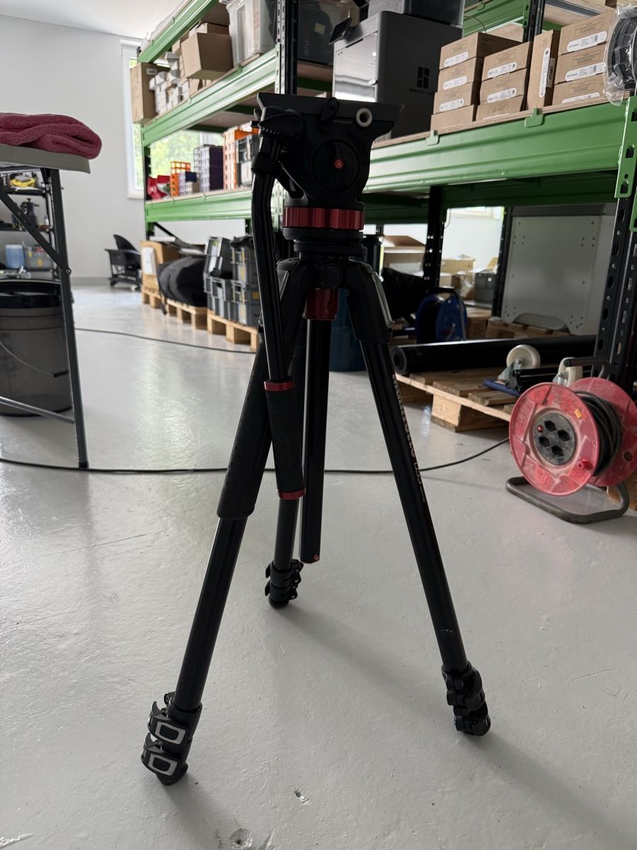 Manfrotto Trépieds & Accessoires: Mafrotto 055 Stativ – D'occasion à Aarau par fre_spg9