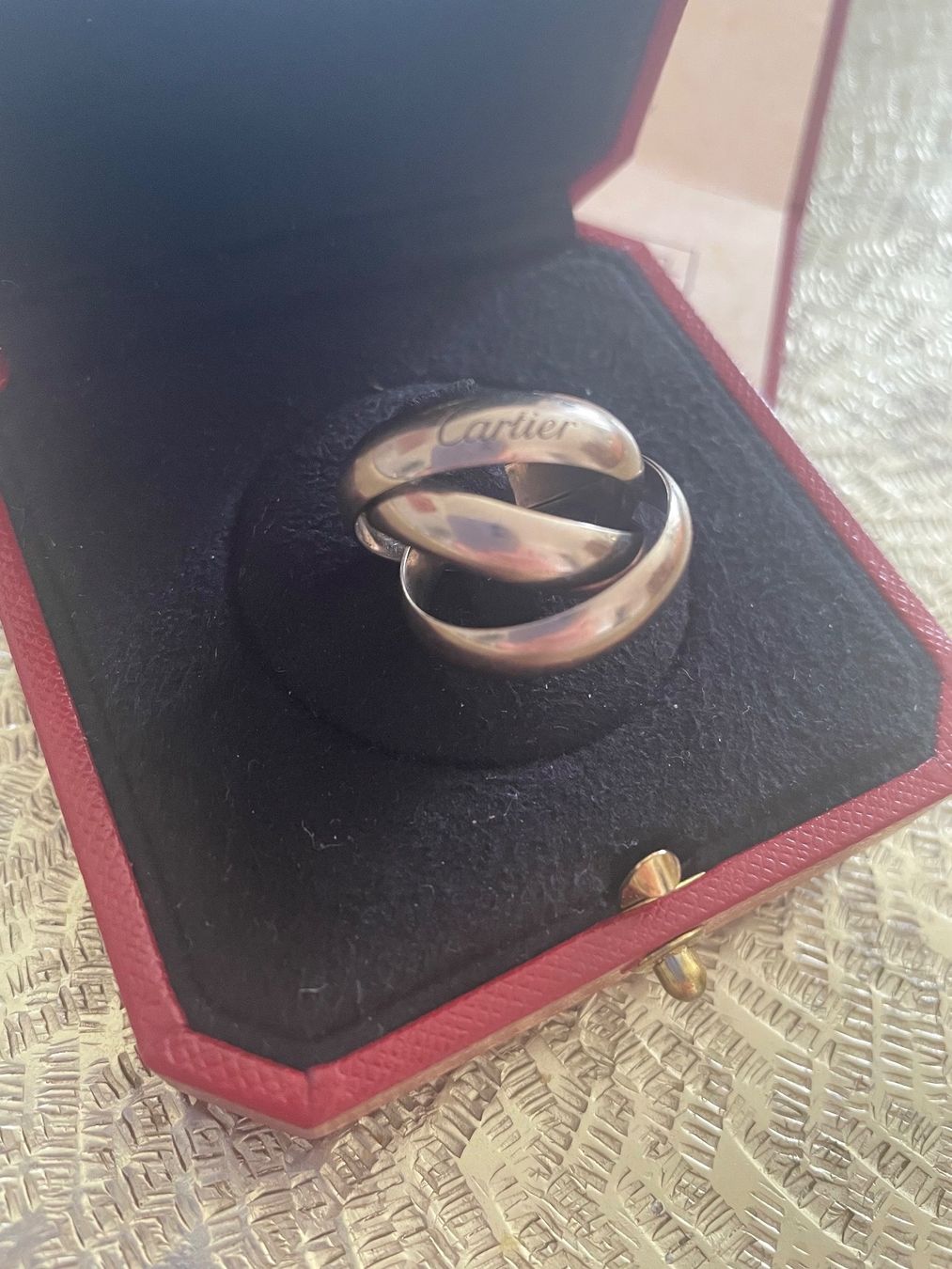 Cartier Anelli: Cartier Trinity Weissgold grosses Modell – Usato da Basel venduto da Nada21 1