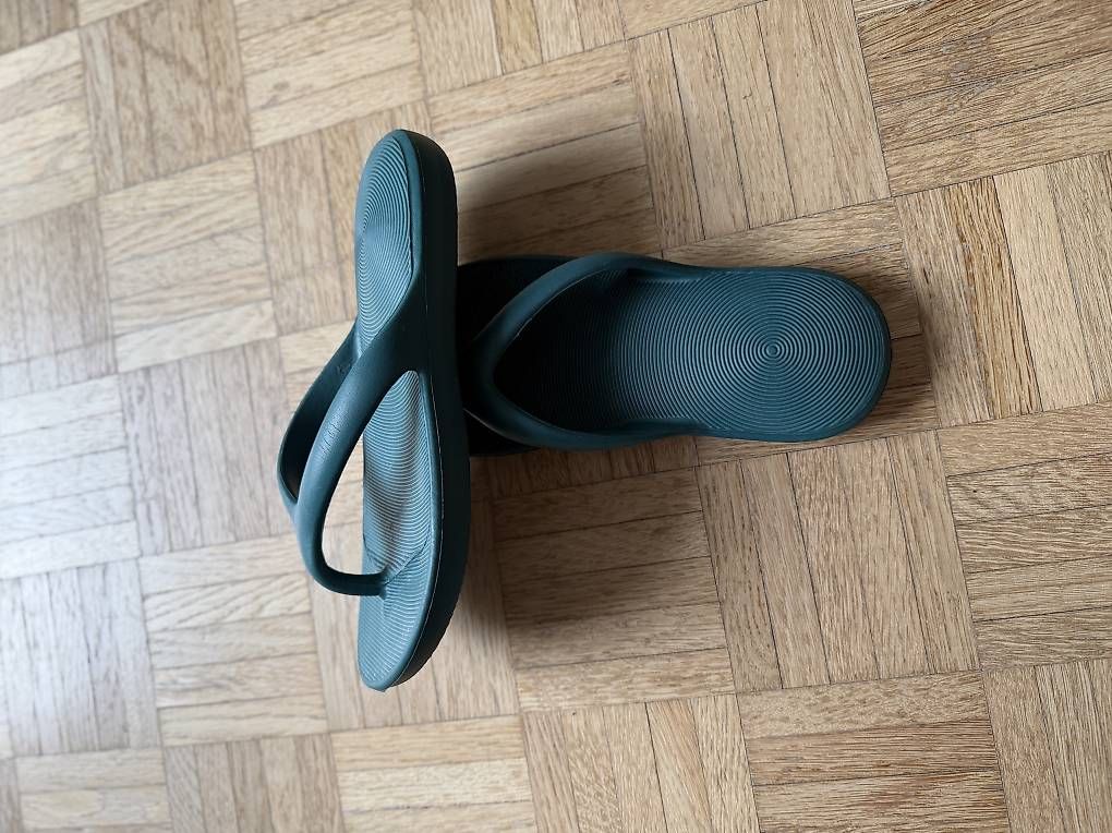Herrenschuhe: Sandalen, Kunststoff. Gr. 40 – Gebraucht aus Zürich von sab_bl7c 1
