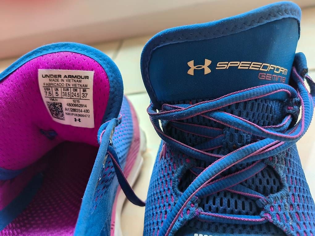 Under Armour Scarpe da donna: Paire de Chaussures Under Armour – Usato da Grône venduto da mmaye 3