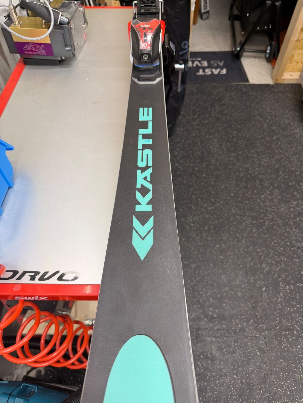 Kästle Sci: KÄSTLE FIS SL – Usato da Zermatt venduto da jorishummel 4