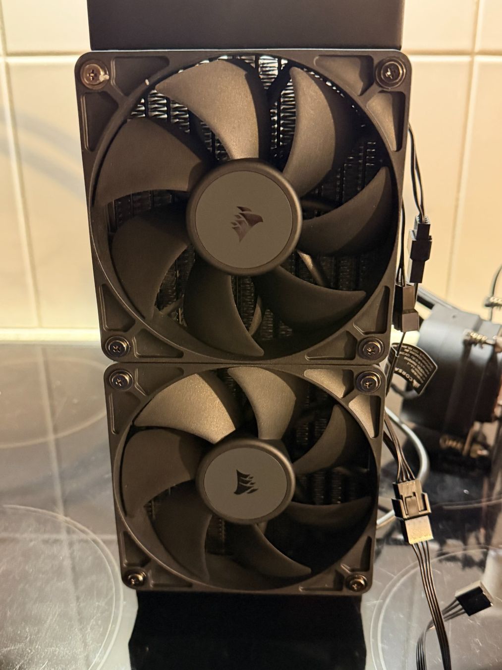 Componenti elettronici: Corsair Nautilus 240 RS LCD – Nuovo (secondo la descrizione) da Galmiz venduto da Vual 2