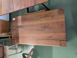 Salontisch Wildeiche massiv, mit Schublade
