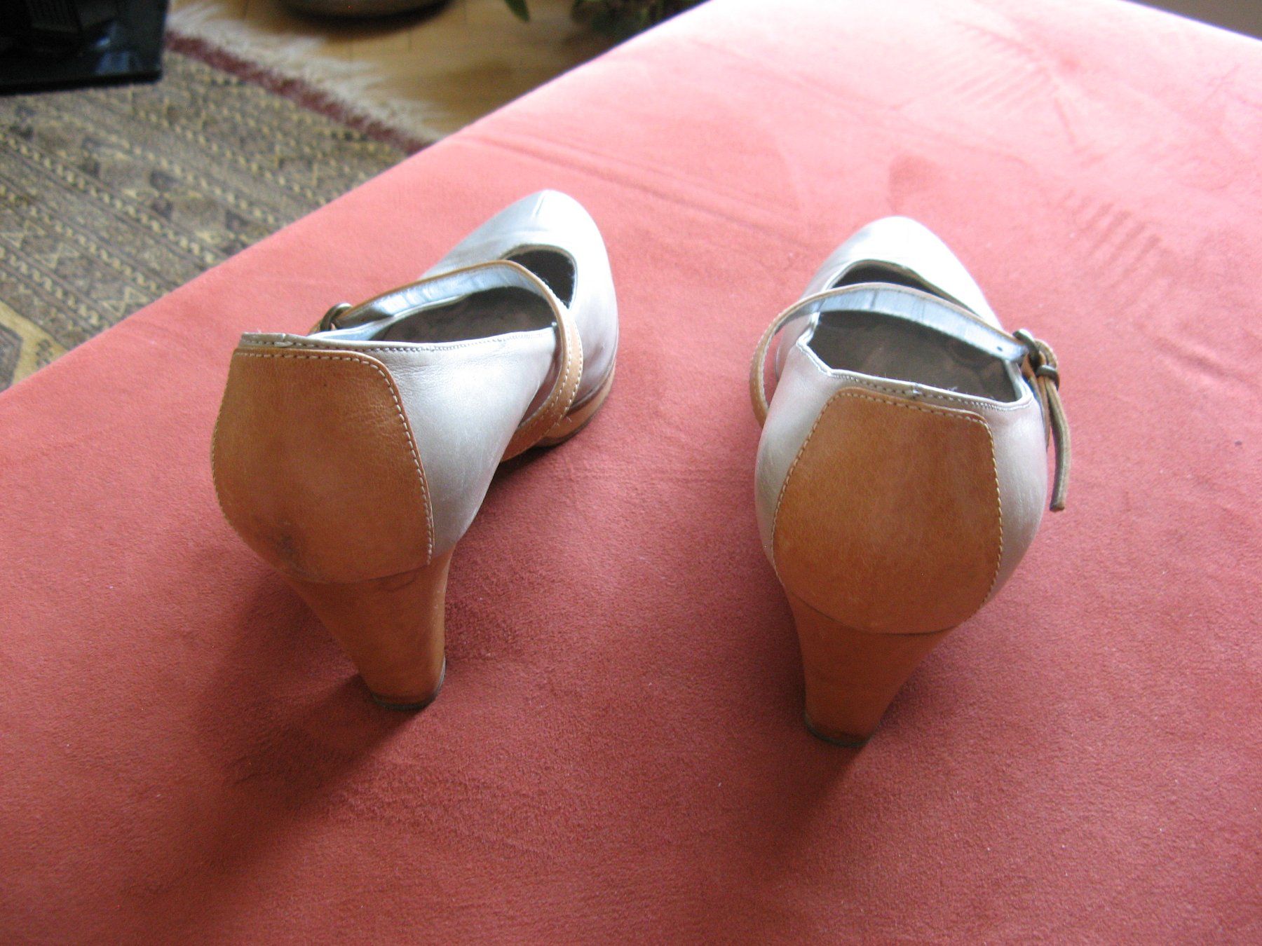 Damenschuhe: beige Sandaletten Gr. 40 von GiorM – Gebraucht aus Zürich von apil 2