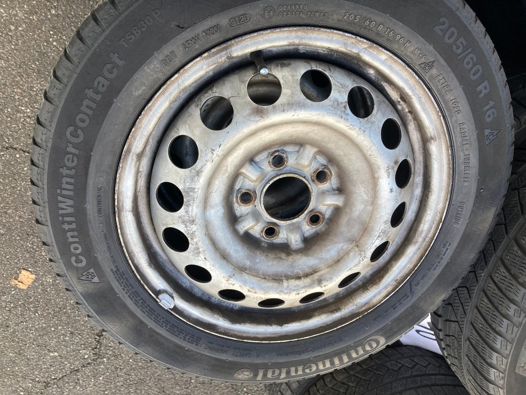 Mazda Pneumatici & Ruote complete: Mazda 3 Winterräder 205/60R16 – Usato da Cham venduto da WB2223 1