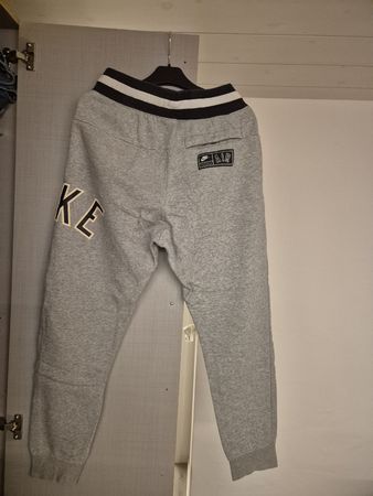 Nike Trainerhose Gr. M