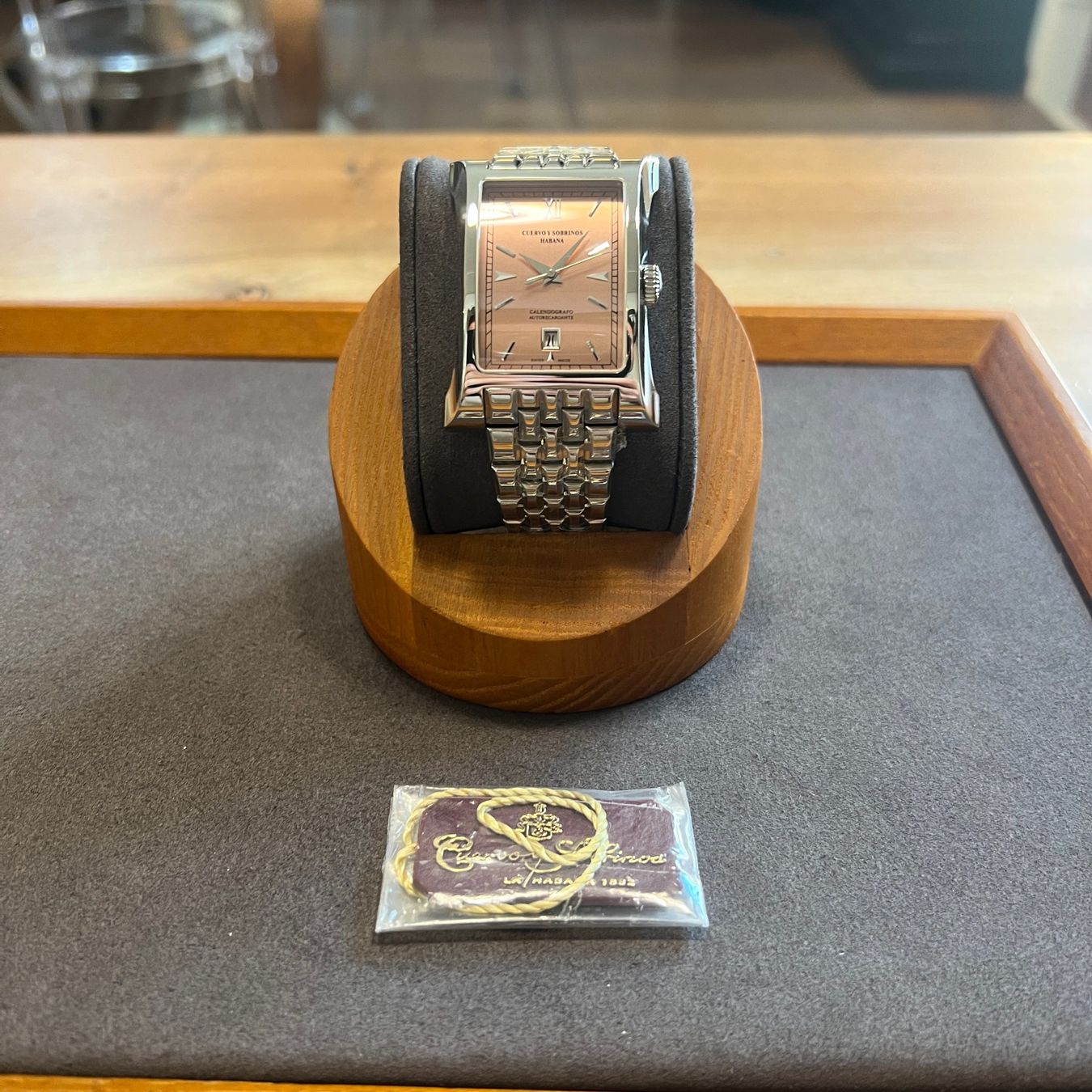 Orologi: Cuervo Y Sobrinos Esplendidos Salmon Dial A2412/2 – Usato da Carouge GE venduto da Watchaser 9