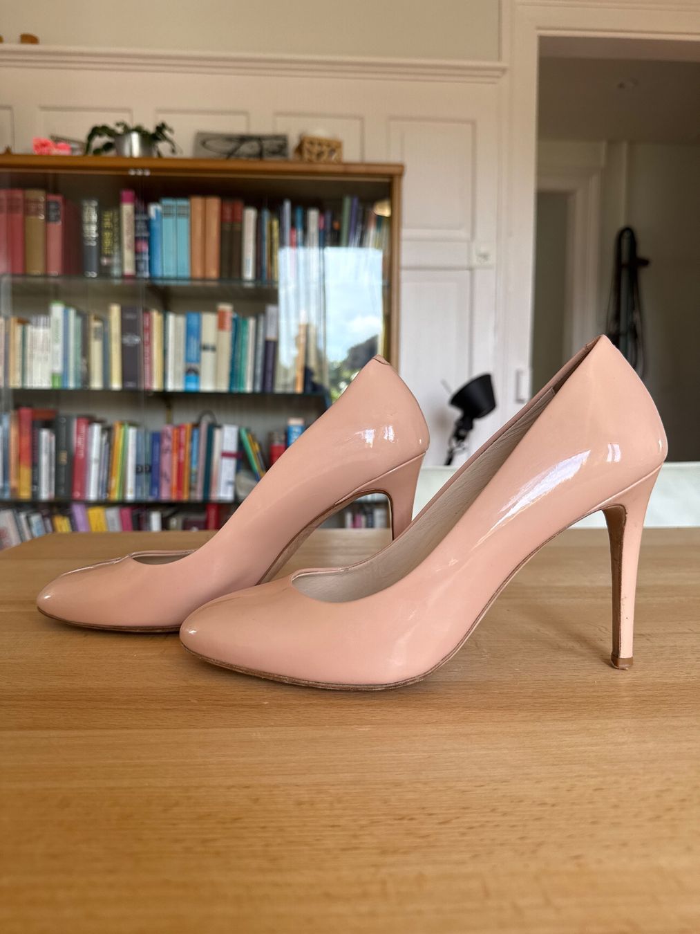 Navyboot Damenschuhe: Navyboot nude Pumps Lackleder 40 – Gebraucht aus St Gallen von mayerka 2