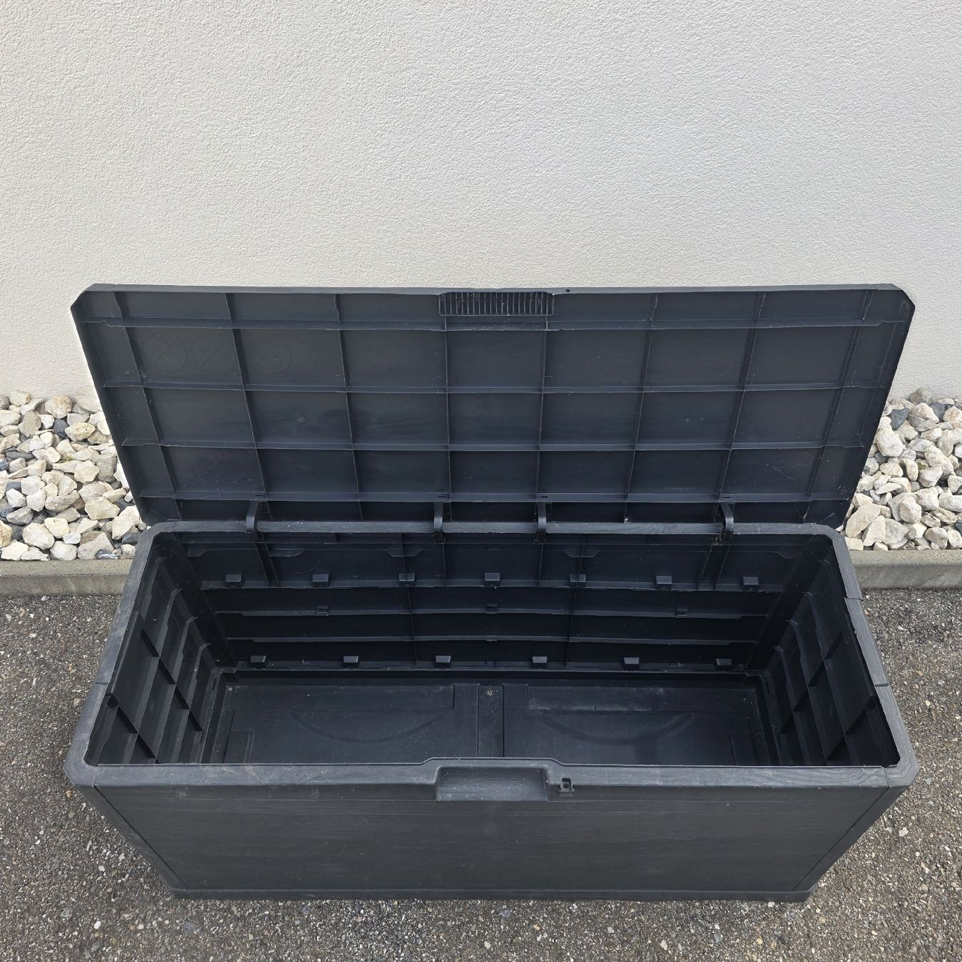 Coffres de rangement: Gartenbox Aufbewahrungsbox Kunststoff Anthrazit  – D'occasion à Rheinsulz par Gilea 1