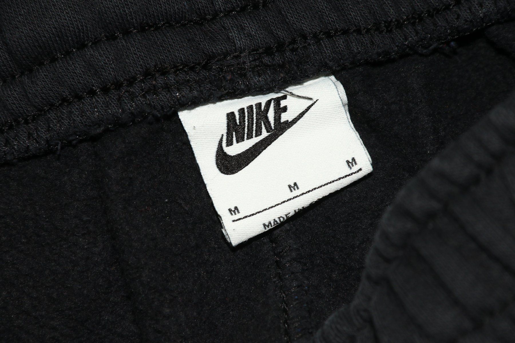 Nike Pantaloni: Herrenhose von NIKE Gr.M – Usato da Oberwil-Lieli venduto da Svetlana28 3