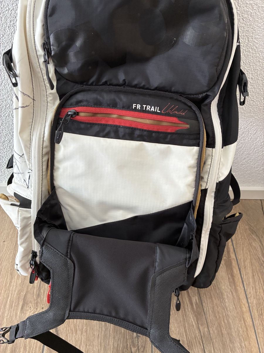 Evoc Zaini: Evoc Rucksack mit Protektor – Nuovo (secondo la descrizione) da Neuendorf venduto da nischa26 2