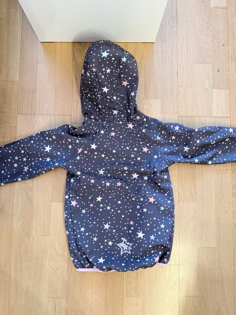 H&M Giacche & Cappotti: Softshelljacke für Mädchen, Grösse 128 – Usato da Bubendorf venduto da 29Cari1994 3