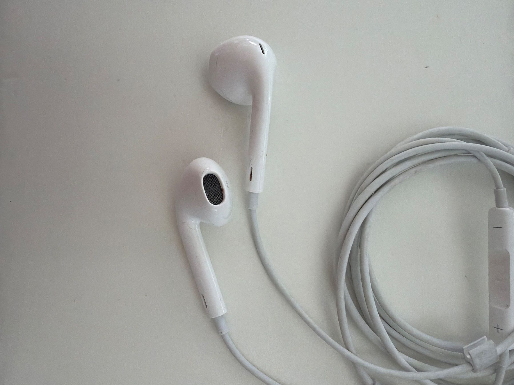 Apple Kopfhörer: Apple EarPods Lightning weiss gebraucht – Gebraucht aus Neuhausen von ast_5f9x 1