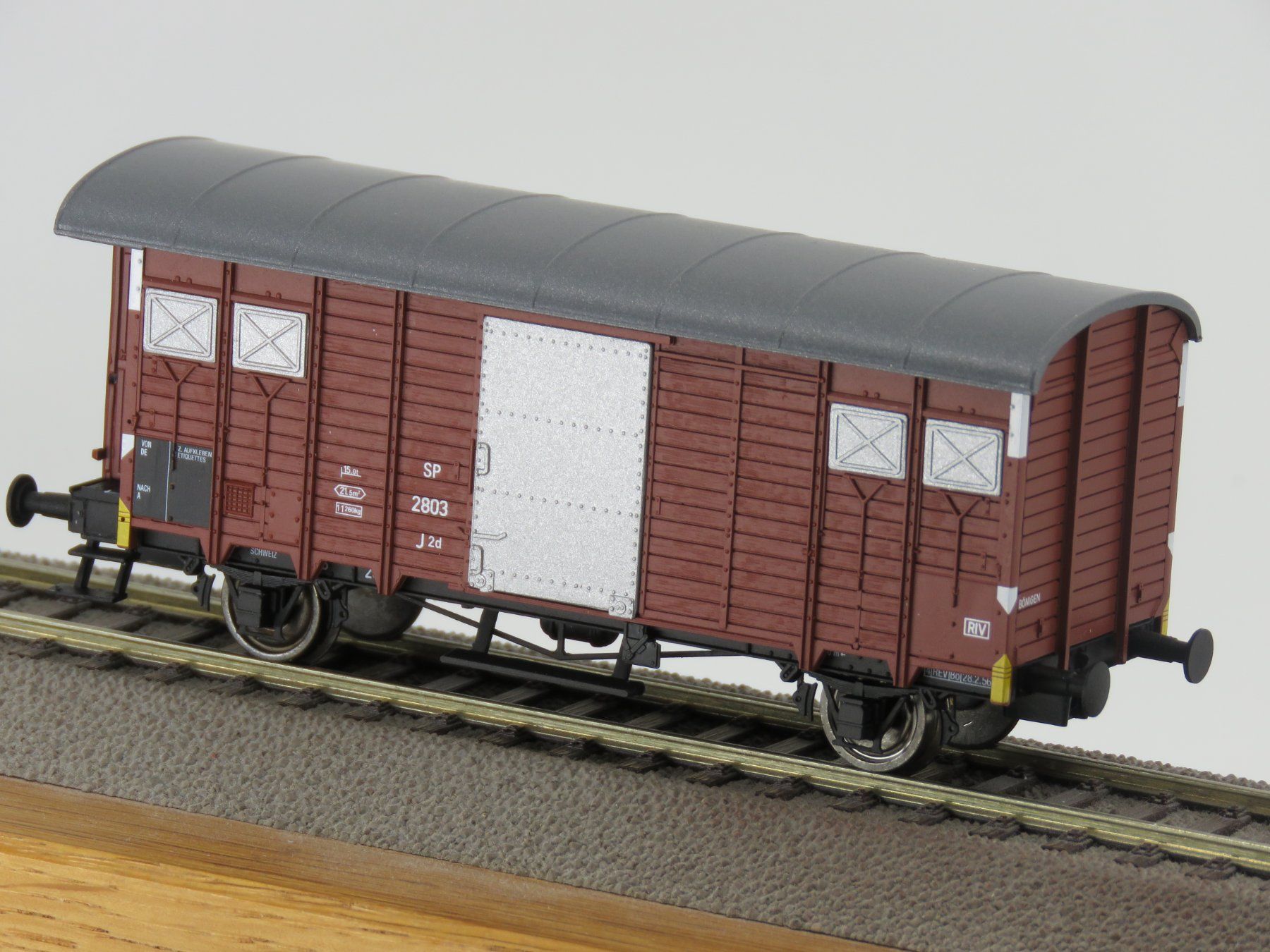 Aku Modellini di ferrovie: Ged. Güterwagen BLS mit Bremserhaus – Nuovo e nell'imballaggio originale da untersiggenthal venduto da Ssasdfghjkl 1