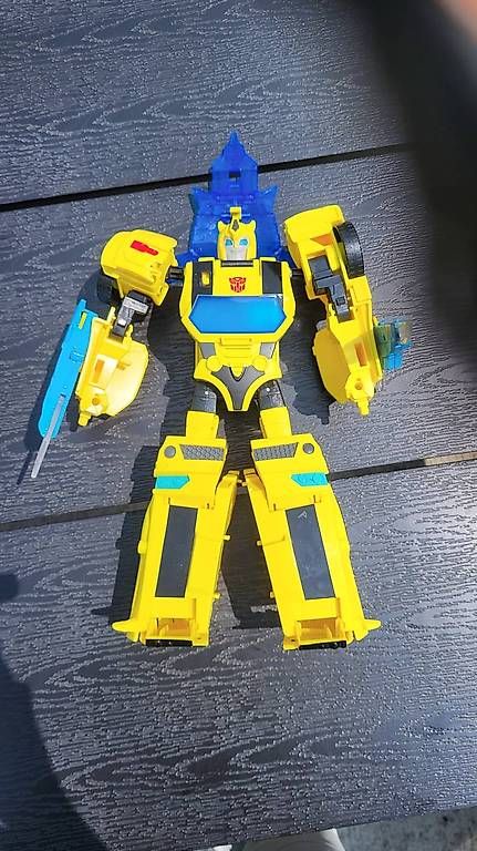 Spielzeuge: Hasbro Transformers Bumblebee Cyberverse Adventures – Gebraucht aus Morrens VD von Turtlevintage 2