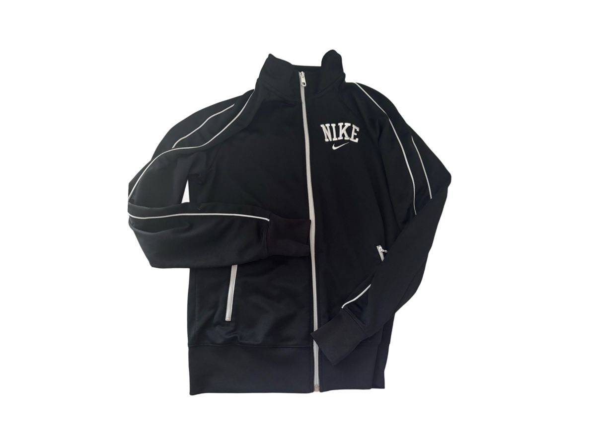 Nike Jacken: Vintage Nike Jacke  – Gebraucht aus St. Gallen von thevintagera