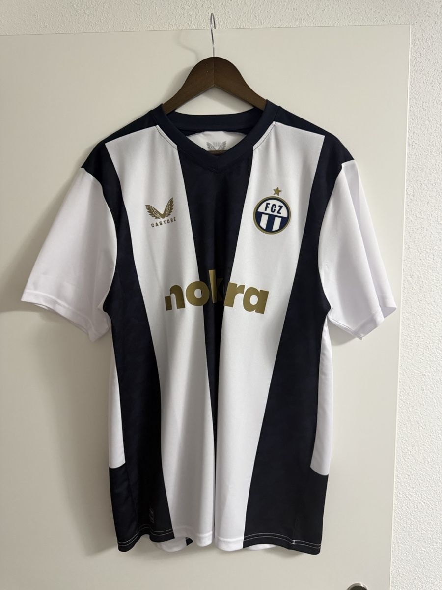 Canottiere & Pantaloni: FC Zürich Trikot Grösse XL – Usato da Oftringen venduto da CatchMeIfYouCan68