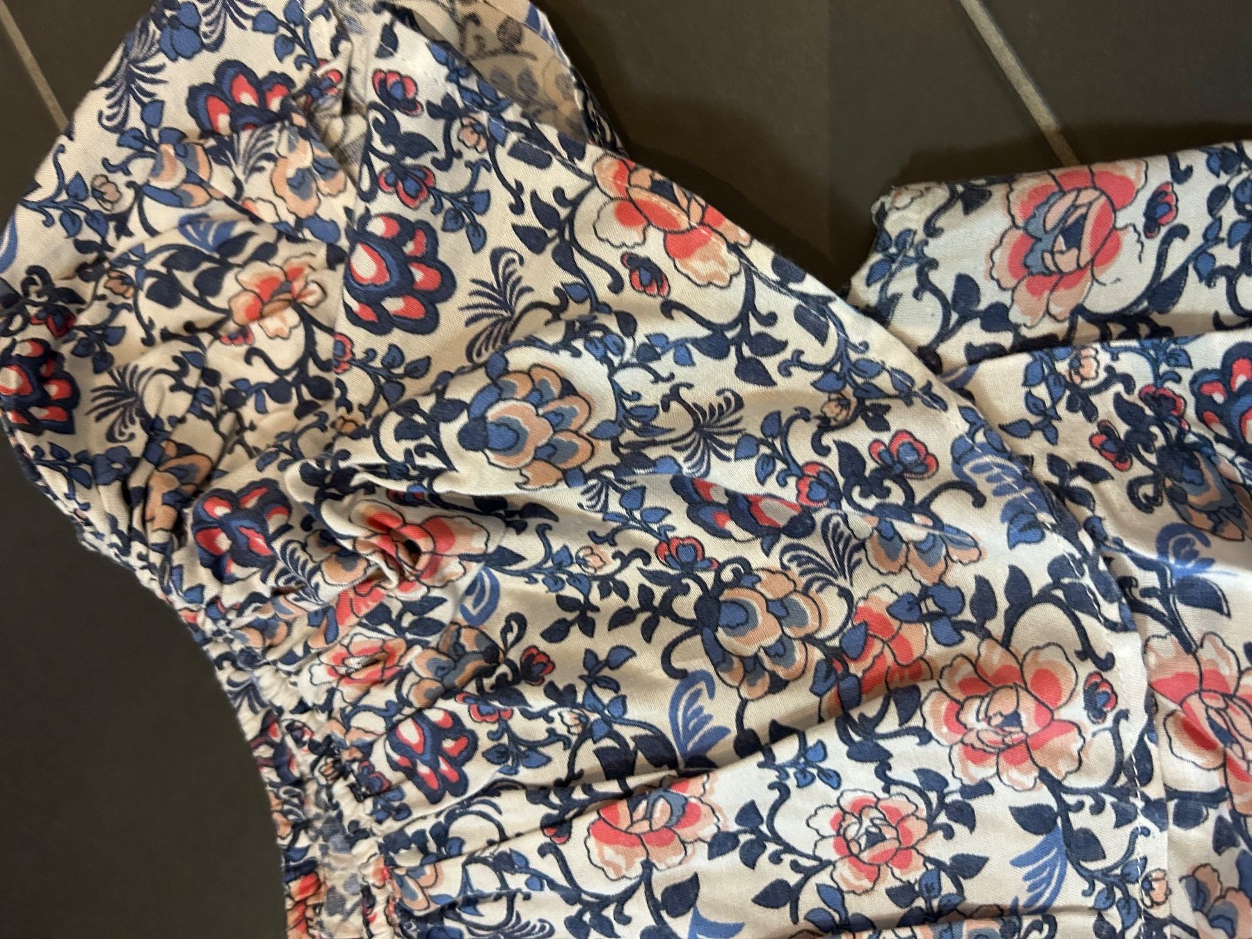 Blusen, T-Shirts & Tops: Blouse à volant / T. 176 - 16 ans – Gebraucht aus Daillens von guisepa 3