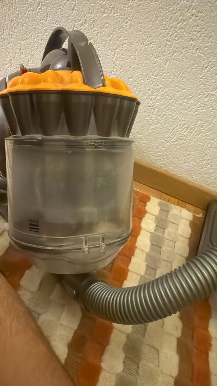 Dyson Aspirapolveri & Accessori: DYSON STAUBSAUGER – Usato da Dällikon venduto da oez_gcw6 8