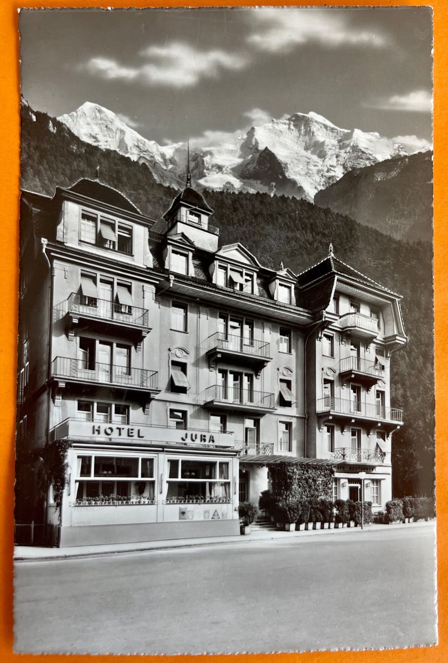 Cartoline postali: INTERLAKEN - Hotel Jura 1971 – Usato da Lutry venduto da Ediego