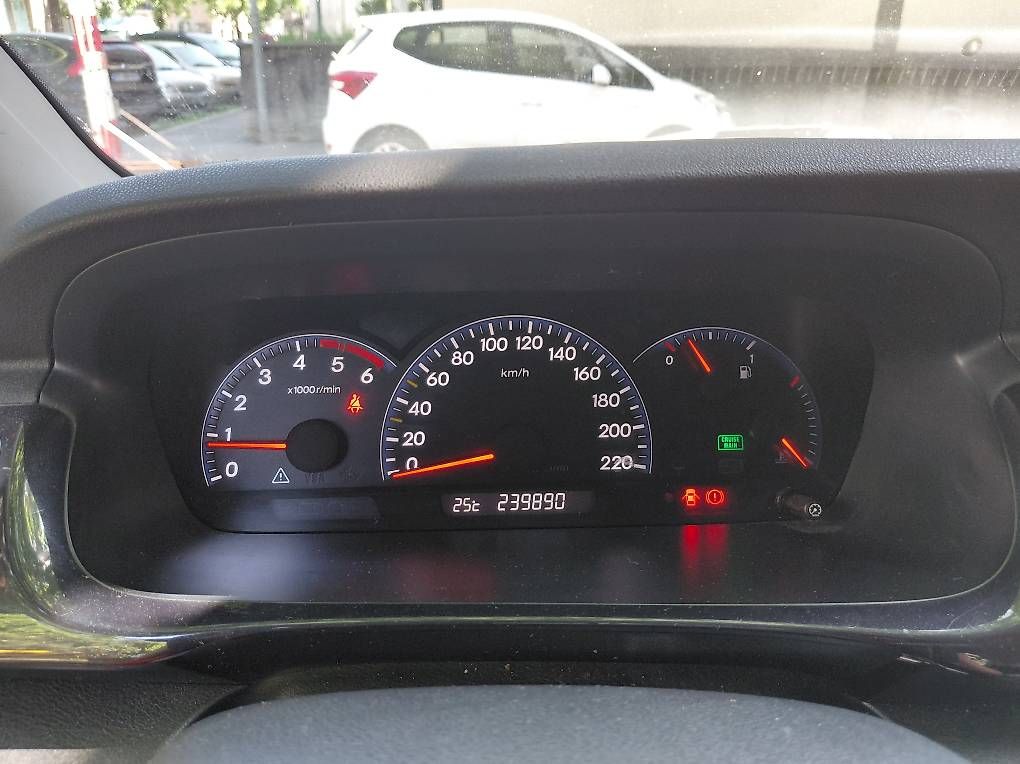 Autos: Honda FR-V 2.2 CTDI  2007  239890 km  6 places – Gebraucht aus Vevey von Mat31 4