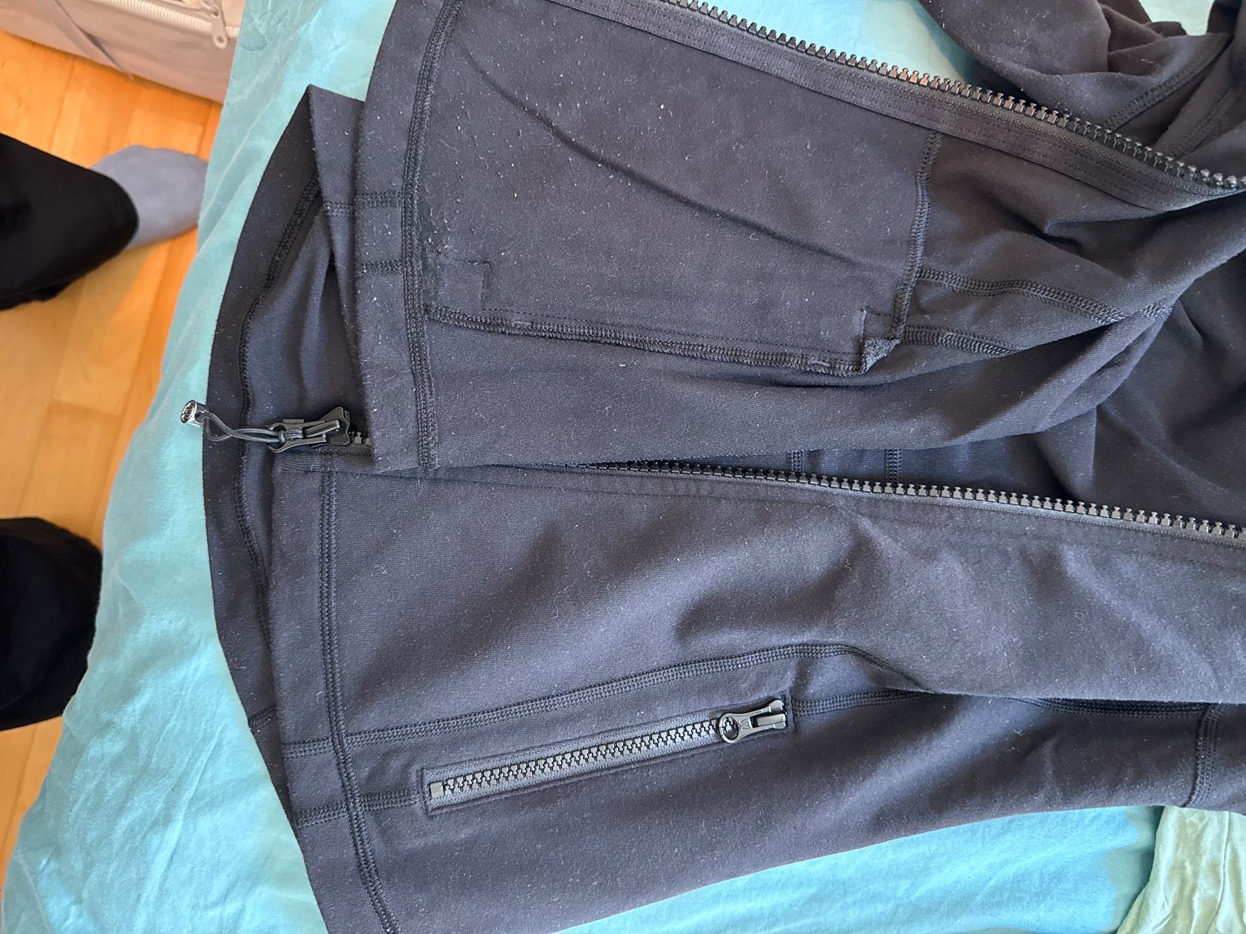 Lululemon Jacken: Lululemon Define Jacke Schwarz – Gebraucht aus Zürich von AnnaSaskia 2