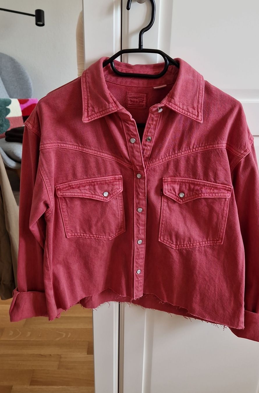 Levi's Giacche: Levi's Jeansjacke rot XS – Nuovo (secondo la descrizione) da Zürich venduto da c.line89