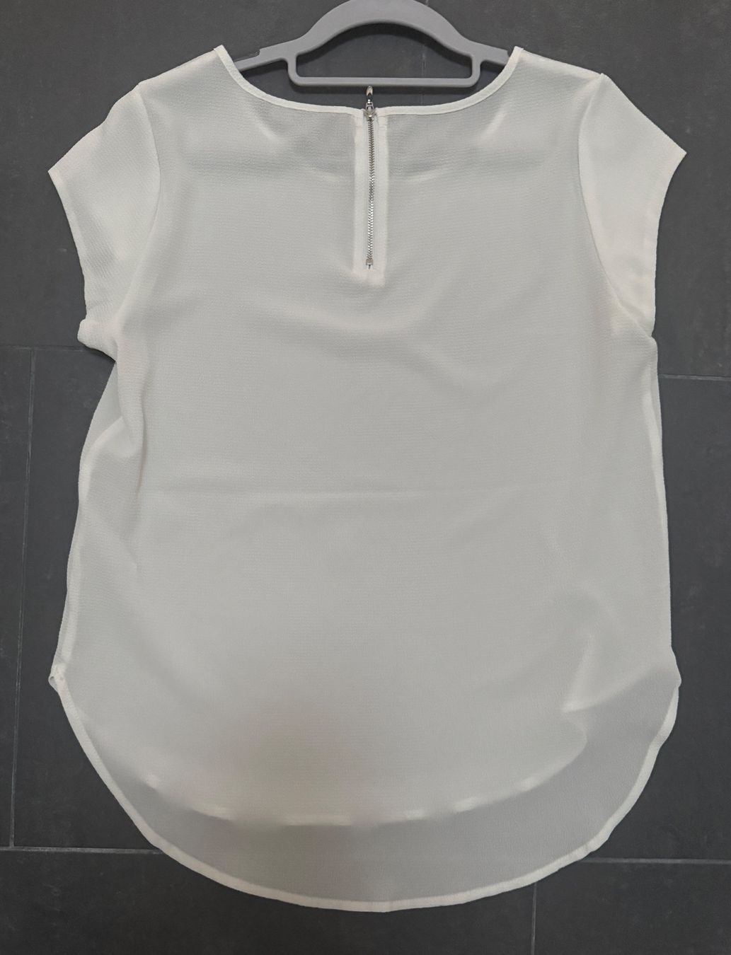 Only T-Shirts: Weisses, transparentes Kurzarmshirt – Gebraucht aus Hunzenschwil von Reche71 1