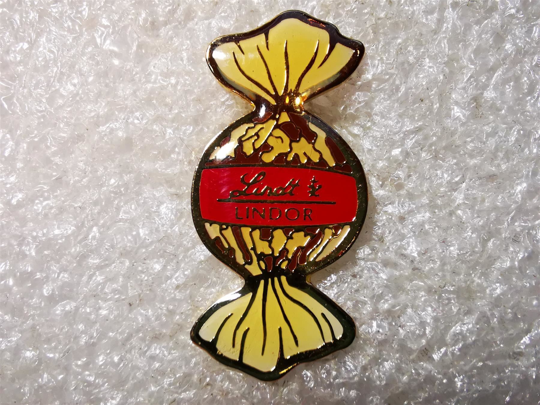 Placchette & Badge: Ansteckpin 43: Lindt Lindor – Usato da Oppligen venduto da Pin-Fall-Shop