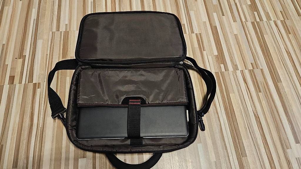 Targus Borse: Targus Laptoptasche / NEU / mit Schultergurt – Nuovo (secondo la descrizione) da Niederbipp venduto da Broker_Online 2