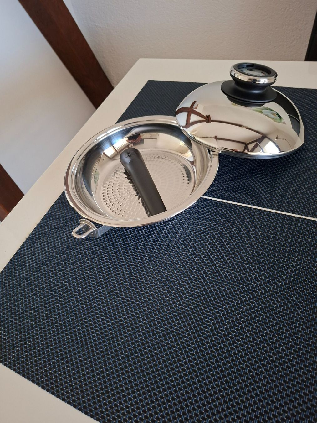 Amc Pfannen: AMC HOTPAN 24CM 2.0 LITER – Neu (gemäss Beschreibung) aus Aefligen von Mbuchser 2