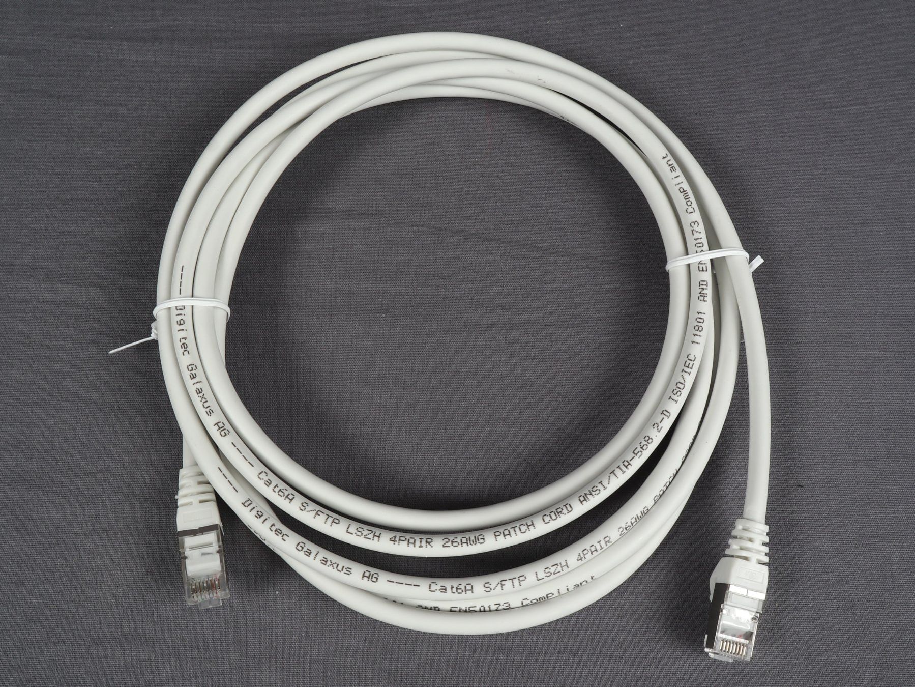 Digitec Cavi: DIGITEC ETHERNET Patchcabel RJ45 Cat 6a  3m Weiss – Nuovo (secondo la descrizione) da Steinen venduto da Restwert_Steinen 1