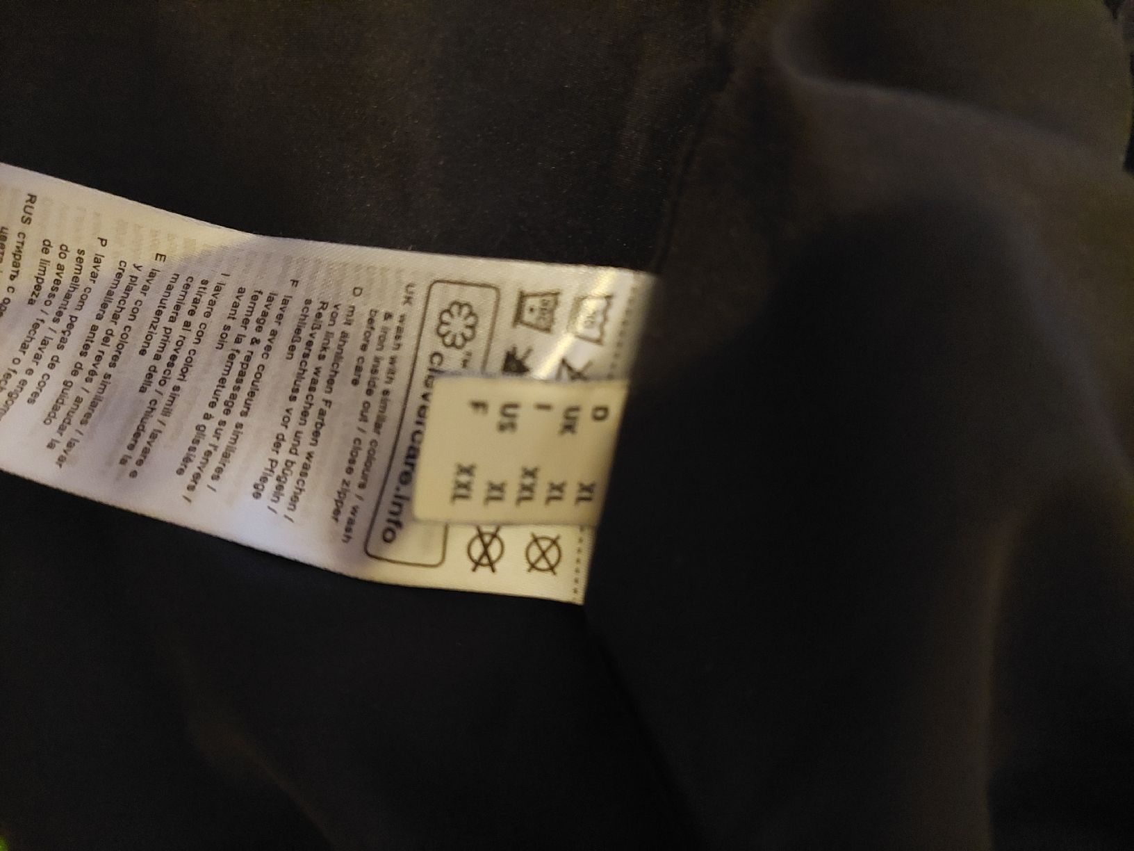 Esprit Pulls & Sweat-shirts: Samt Baseballjacke Esprit – Neuf (Voir description) à Basel par sar_xyg5 3