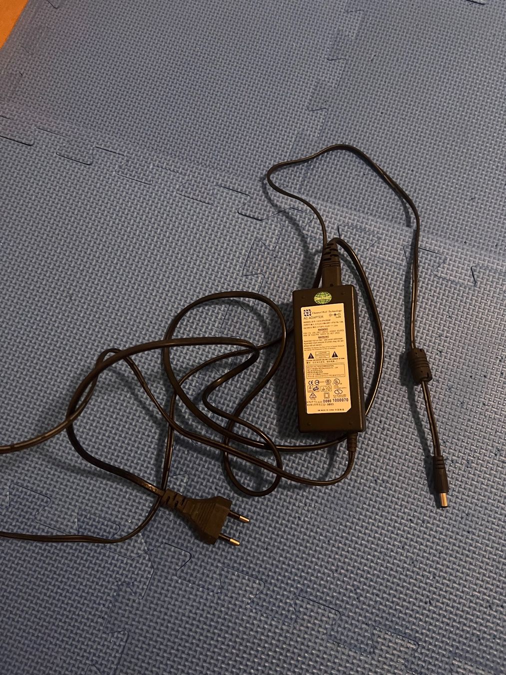 Laufwerke & Adapter: AC Adapter – Gebraucht aus Gossau SG von schlitzerdemon 1