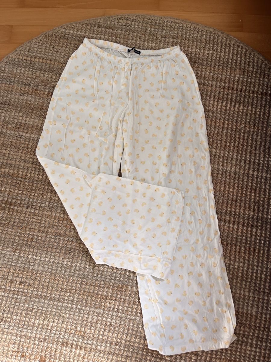 Négligés & Pyjamas: Pyjama Hose Brandy Melville  – D'occasion à Neudorf par wen_9jfq